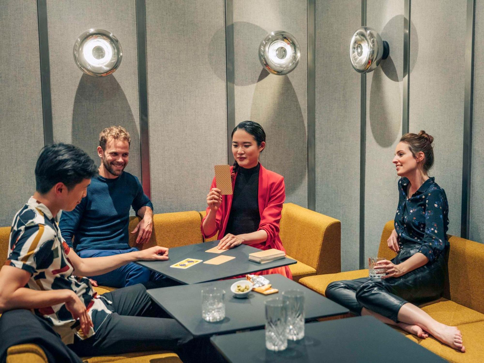 Pullman New Delhi Aerocity Eksteriør billede The band in 2019