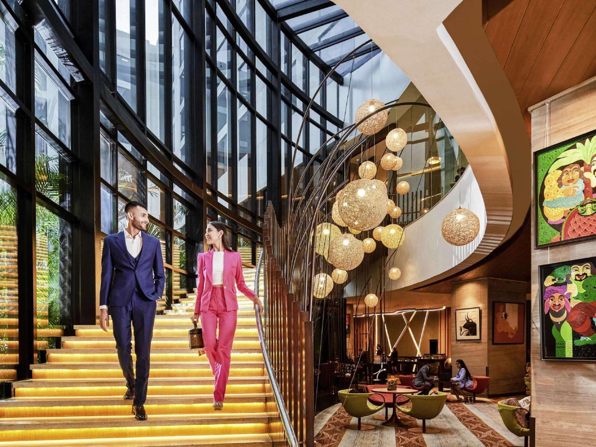 Pullman New Delhi Aerocity Eksteriør billede The lobby of the hotel