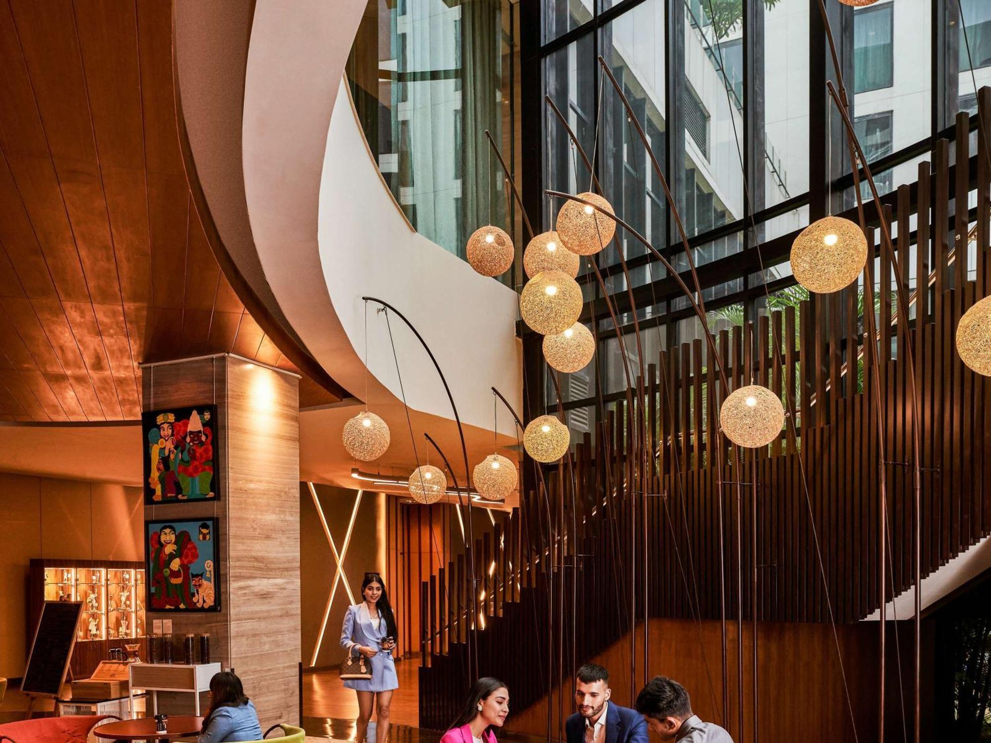 Pullman New Delhi Aerocity Eksteriør billede The lobby of the hotel