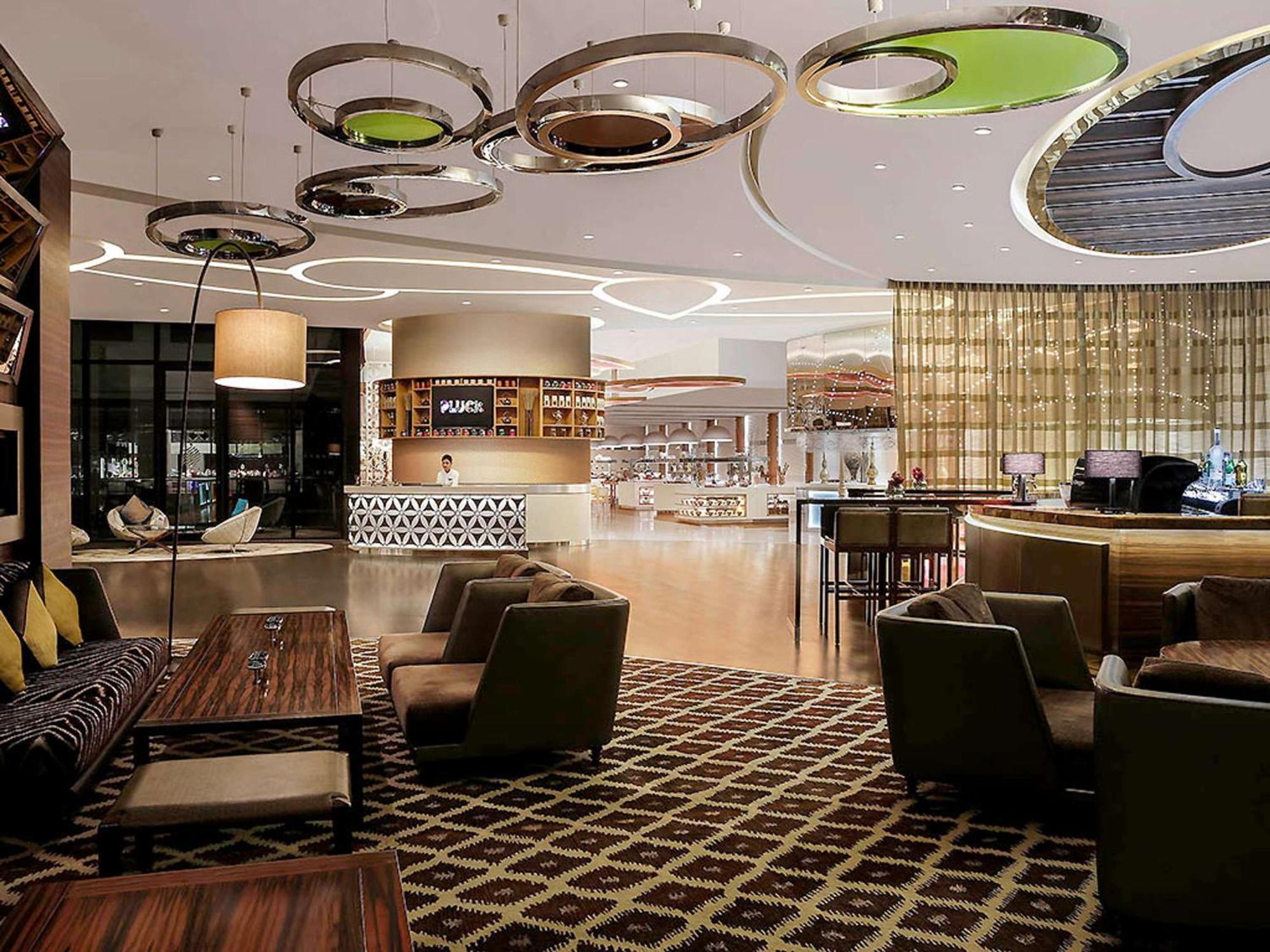 Pullman New Delhi Aerocity Eksteriør billede The lounge at the airport